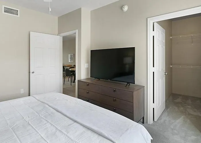 Landing - Modern With Amazing Amenities